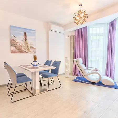 Apartment Rainbow Sea View N Pool - Parking Mamaia